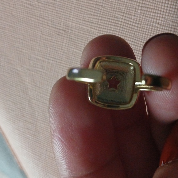 Ring - Picture 2 of 3